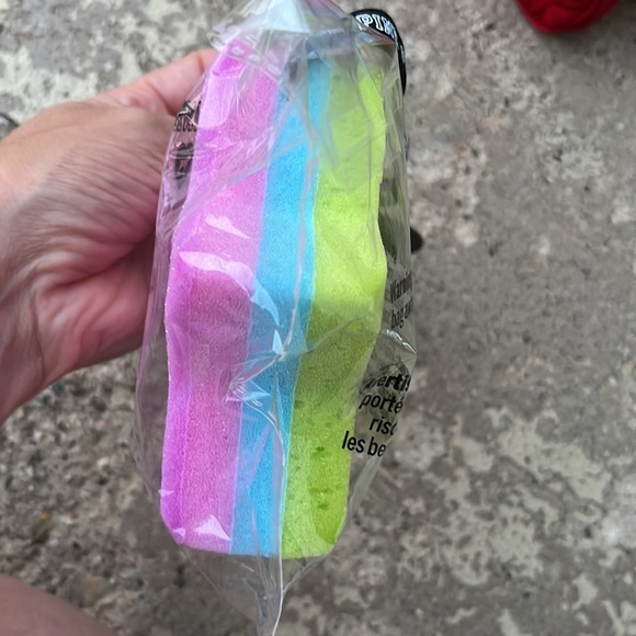 New Pink Loofah - Picture 3 of 9